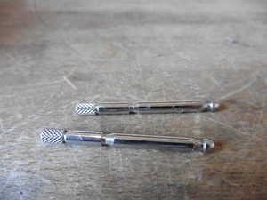 Lifetec LT 8709 //  2 Garnrollenstifte für Nähmaschinen Nr 2