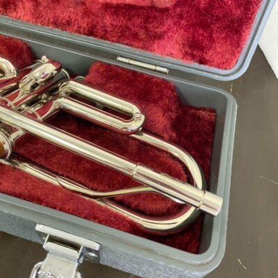 YAMAHA YTR-136 Trumpet Wind Musical Instrument YTR136 Silver Brass