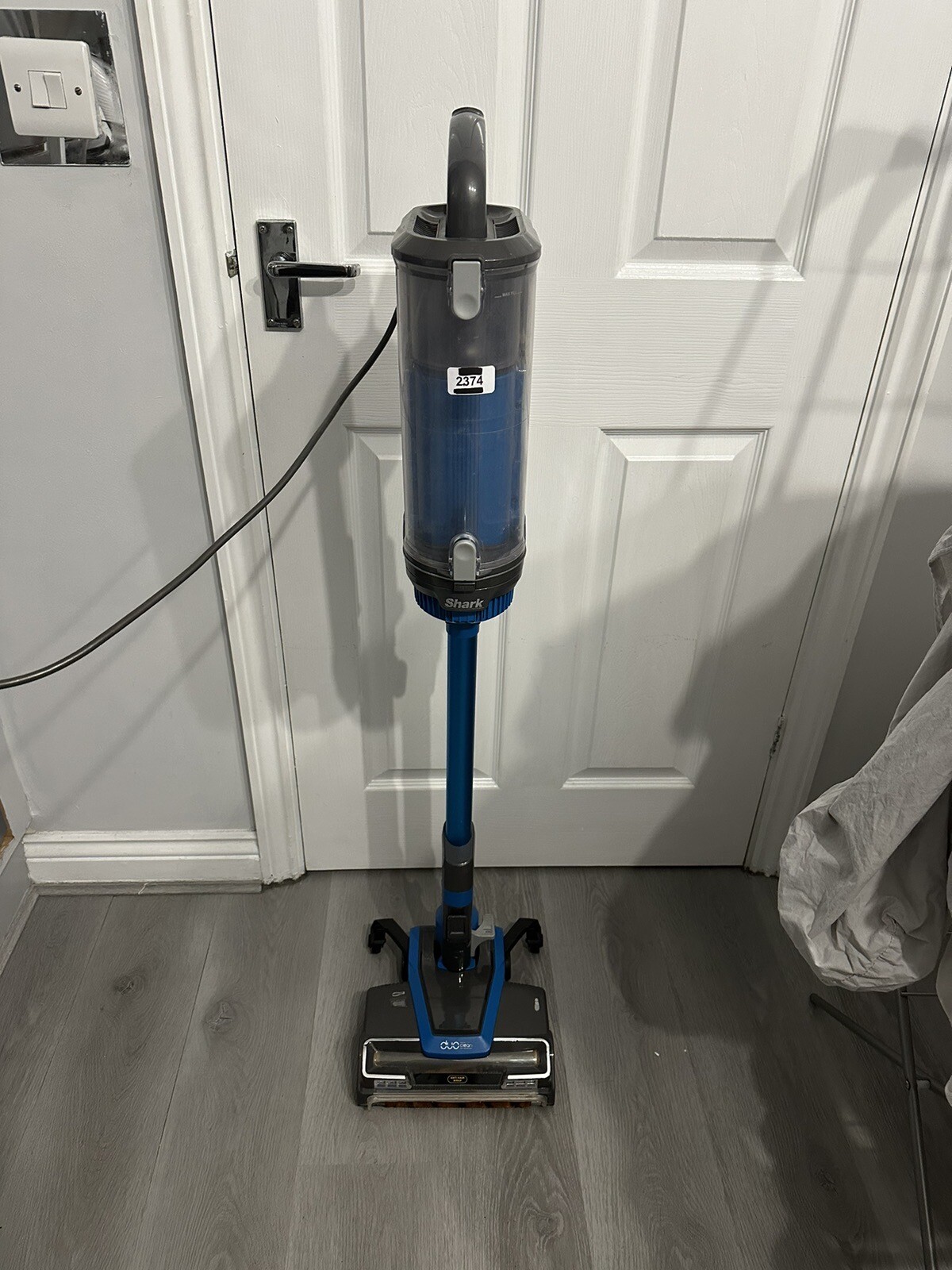 Shark Corded Stick Vacuum Cleaner HZ400UKT Good Condition 2374