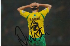 NORWICH CITY HAND SIGNED RUSSELL MARTIN 6X4 PHOTO 1.
