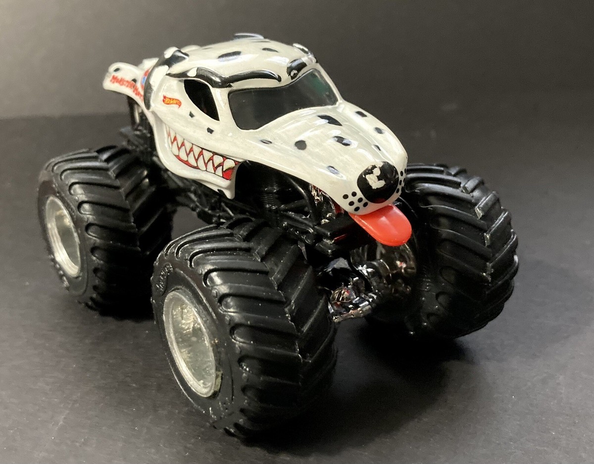 Hot Wheels Monster Jam Truck 1/64 Diecast Metal Monster Mutt  Hot Wheels Monster Jam Monster Mutt Dalmatian Truck 1/64 Diecast White EUC main image 0