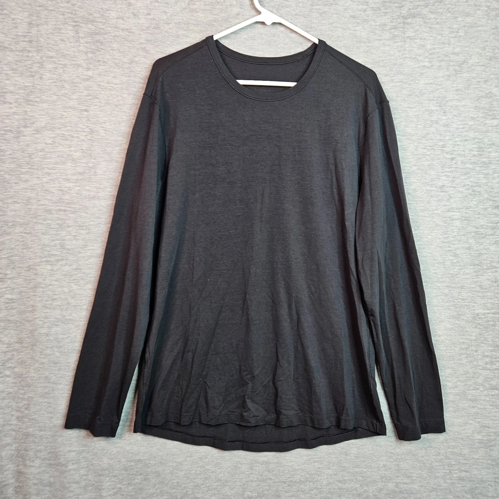 LULULEMON Men's Black Crew-neck Long Sleeve Shirt Size L