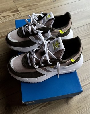 Original Adidas Sneaker NEU ''Retropy F2 C'' in Größe 34 in oliv-beige-weiß