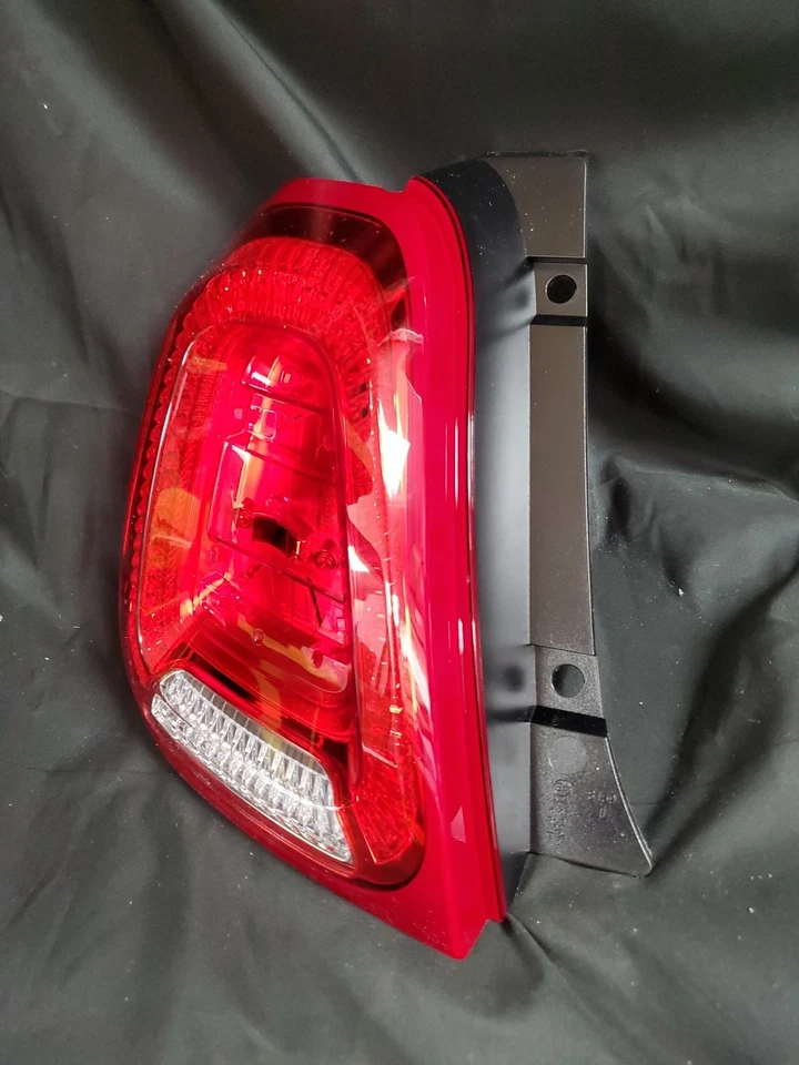 正品 Mopar 2016 - 2018 菲亚特 500X 尾灯总成后左 81599007 全新 — 第 2/4 张图片