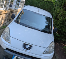Peugeot Partner Van Mot Failure On Flooring Weld To The Shell