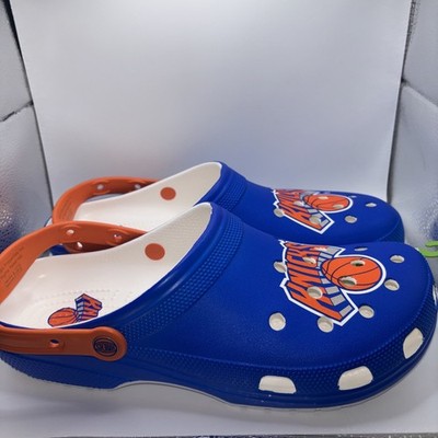 Crocs Classic Clog NBA New York Knicks Men display picture 1