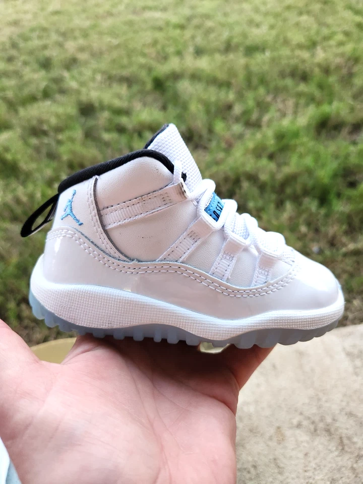 Jordan Retro 11 Mid "Legend Blue" niño pequeño 7C Foto 3 de 4