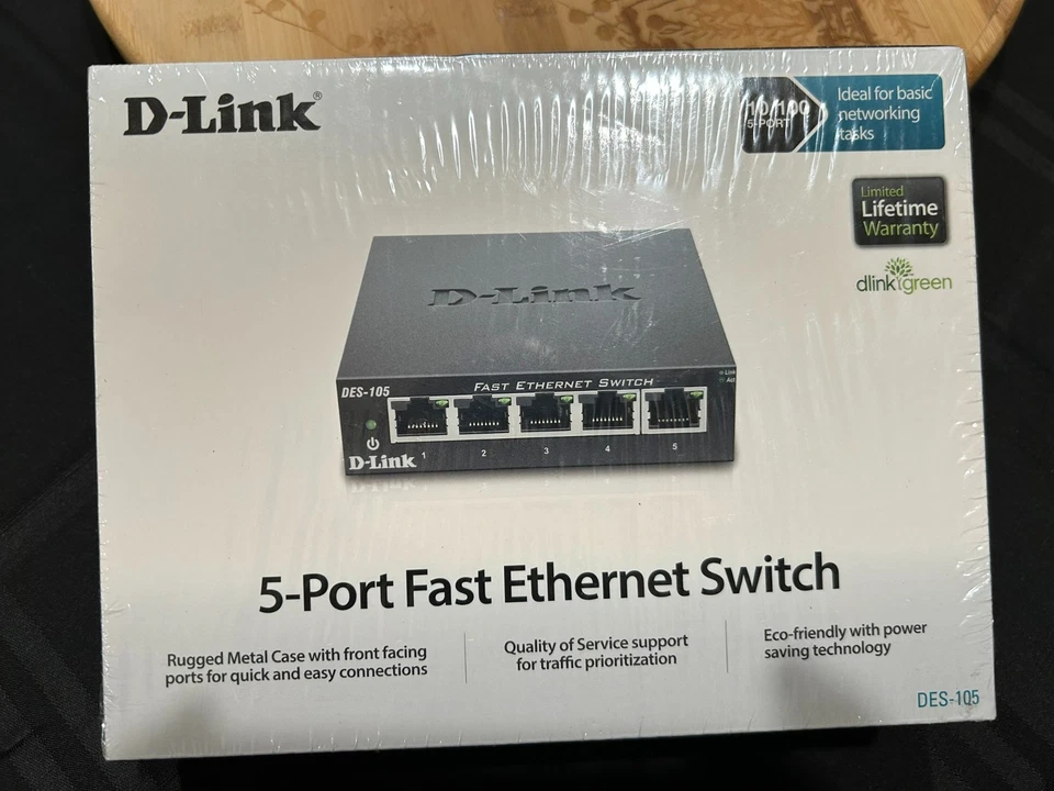 D-Link 5-Port Ethernet Desktop Switch DES-105 10/100 RJ45 200 Mbps Network Hub - Image 2 of 4