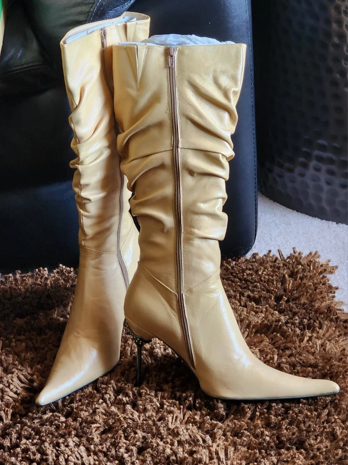NUEVO EN CAJA BRONX - Botas de aguja punta de cuero champán (metálico) Foto 2 de 4