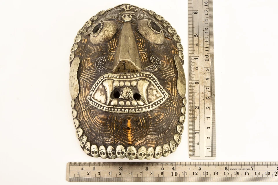 Antigua máscara de muerte budista tibetana Kapala concha de tortuga en relieve antigua V24 Foto 3 de 4