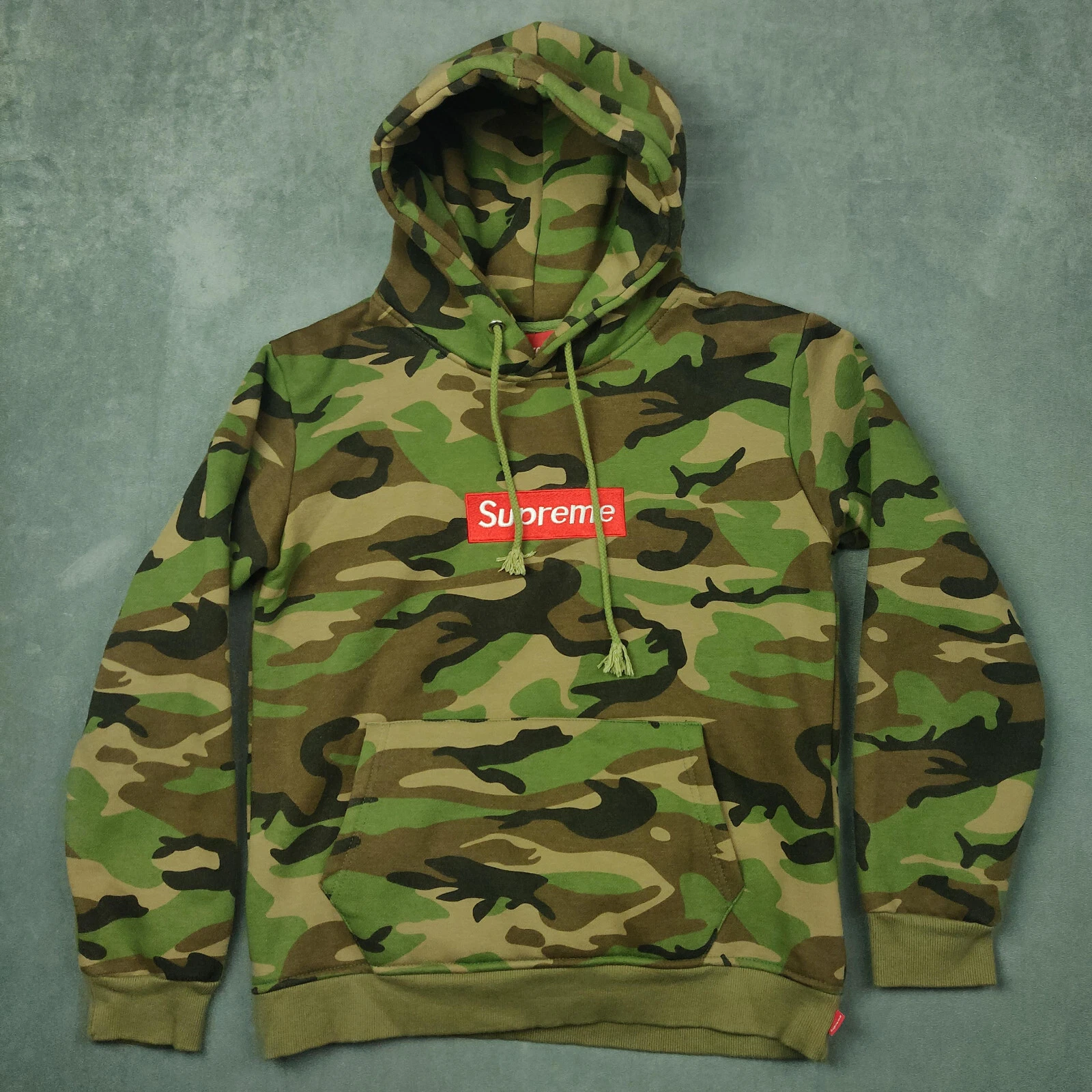 Sweat à capuche homme Supreme Box Logo vert moyen camouflage fabriqué au Canada