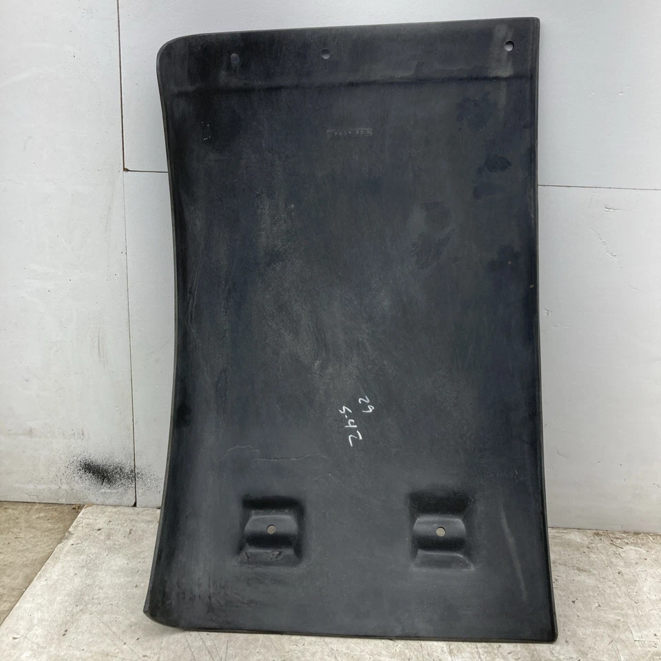 Guardabarros Mack mano izquierda (lado del conductor) 13QM4308P2 (nuevo stock antiguo) Foto 4 de 4