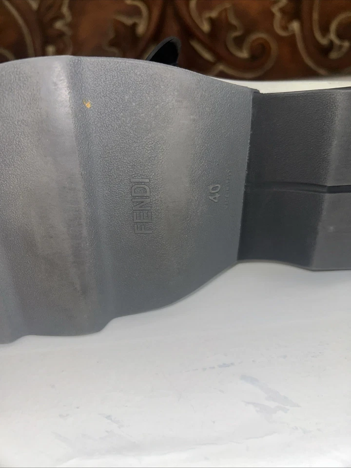 Zapatos Fendi para mujer talla 40’s Foto 3 de 4