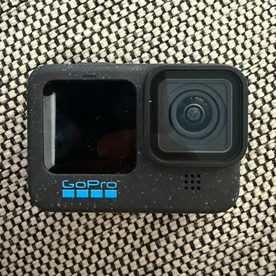 GoPro HERO9 Black Actionkamera schwarz mit Dual-Ladegerät, 2 Akkus, Halterung