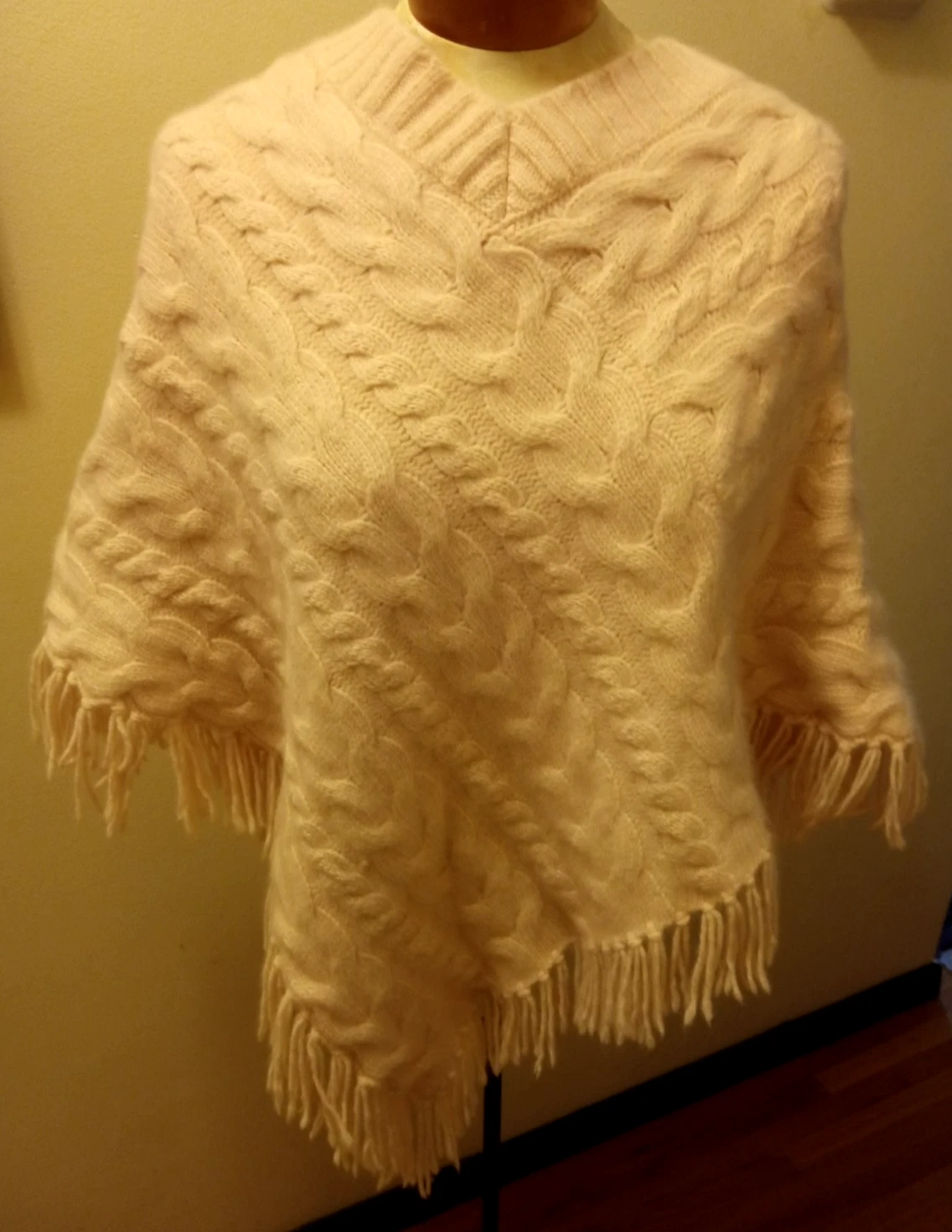 Banana Republic Women Size Medium/ Large Sweater Poncho Light Pink, Lambs wool