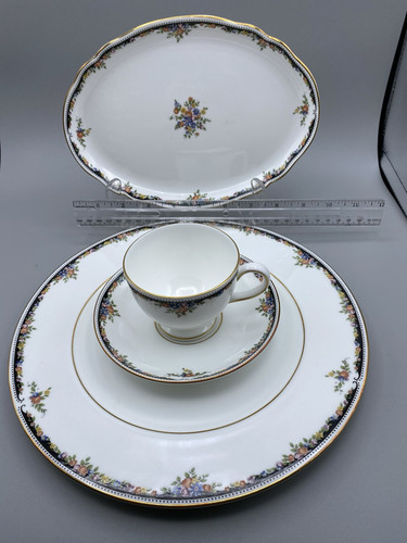 Wedgwood Osborne 4 Piece Place Setting Dinner Cup & Saucer 9” Platter Never Used - Picture 1 of 15
