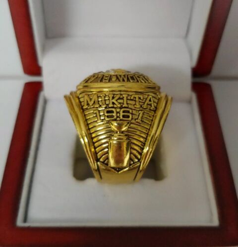 Chicago Blackhawks - 1961 Stanley Cup Ring With Wooden Display Box - Picture 2 of 4