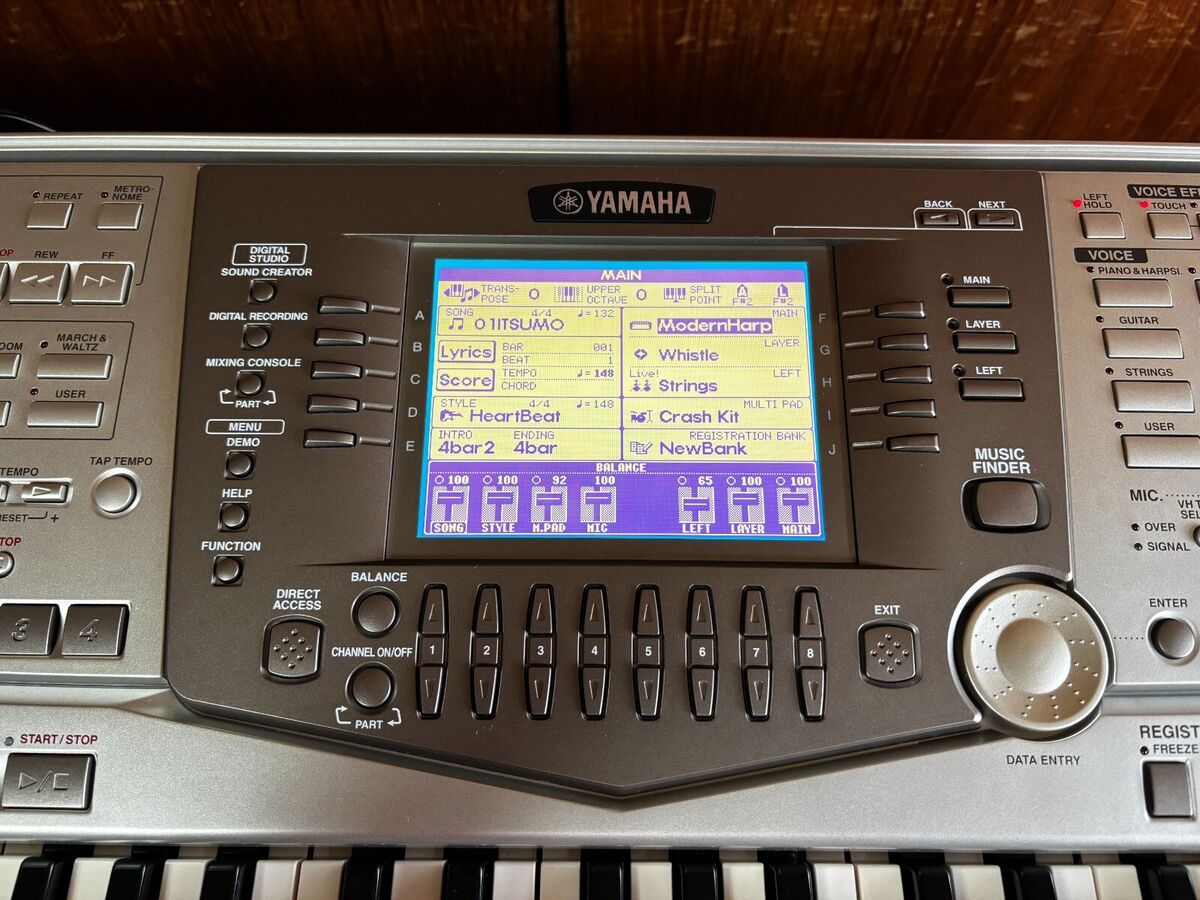 Yamaha PSR-2100 61-key PORTATONE Electric Keyboard w/ bag Yamaha PSR-2100 61-key PORTATONE Electric Keyboard w/ bag