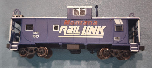 Atlas N Scale Standard Cupola Caboose Montana Rail Link Rd# 1007 - Picture 2 of 8