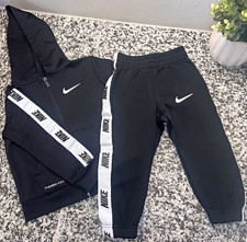 Nike Therma-FIT Boys 2T 2-Piece Zip Hoodie  Pants Fleece Set Black/White