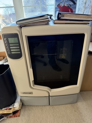 Stratasys uPrint SE Plus 3D Printer 180-50400. Powers up and moves fine. 