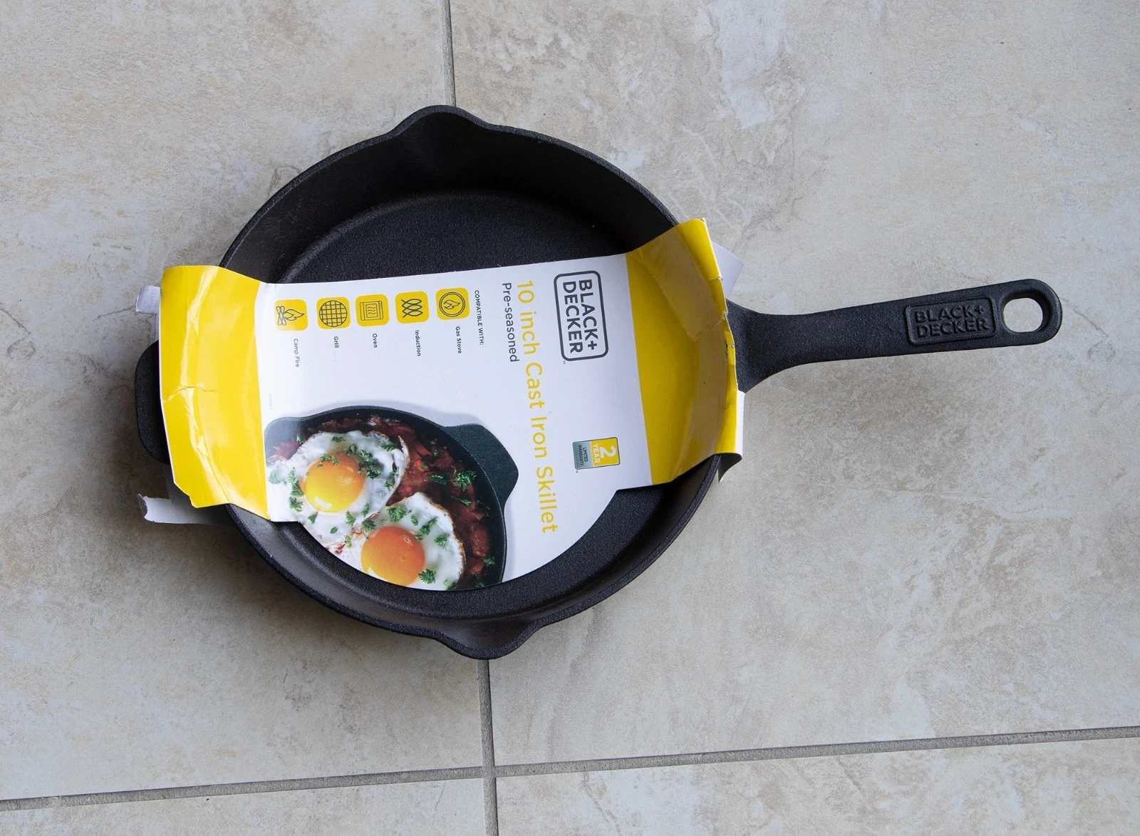 Black+Decker 10 Inch Cast Iron Skillet Pre-Seasoned w/ 2 Pour Spouts, Hang Hole