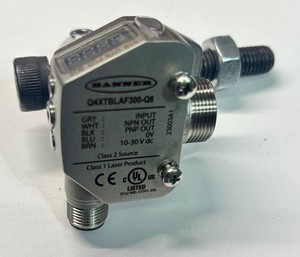 BANNER Q4XTKLAF300-Q8 Laser Distance Sensor Range: 300 mm Input: 10-30 V dc