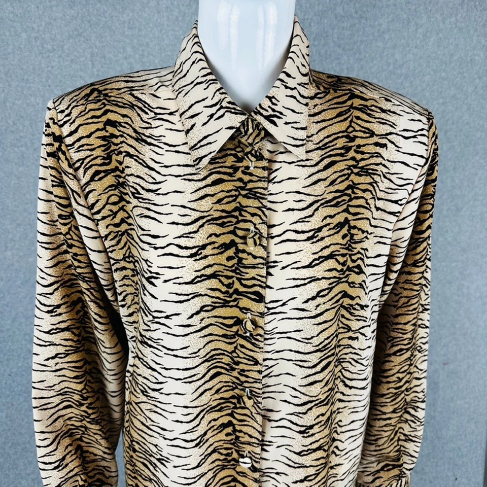 Blusa vintage Liz Baker mujer talla mediana manga larga botón frontal estampado animal Foto 3 de 4