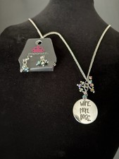 Image of WIFE MOM BOSS Paparazzi Necklace 18 and Matching Earrings Gift Set