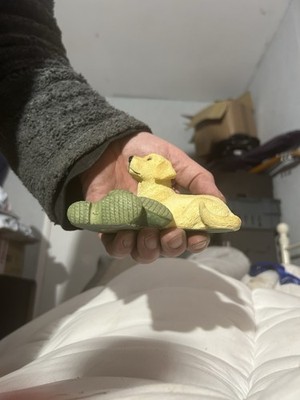 Warten auf seinen Meister von Regency Fine Arts. Schöne goldene Labrador Figur.