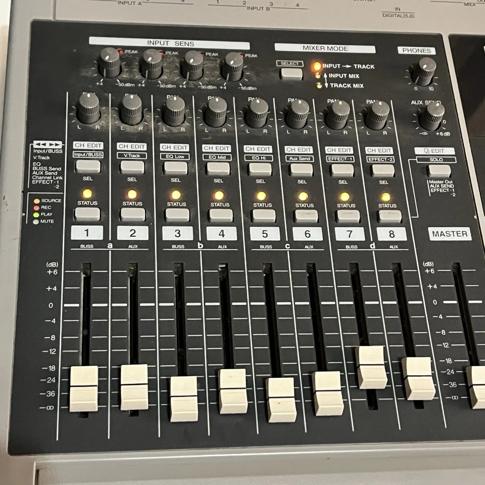 Roland VS-880 Digital Studio Workstation Multitrack Recorder Vintage from Japan - Image 4 of 4
