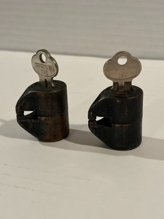 BARREL LOCK Northwestern ORIGINAL PAIR Columbus VENDING MACHINE Peanut Gum