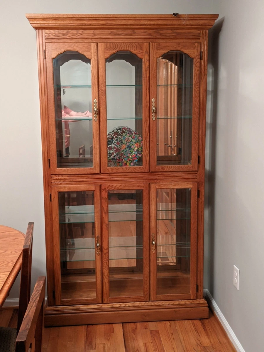 61606 Pulaski Oak Curio China Cabinet w Plate glass shelves