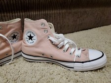 Converse All Star Sneakers  men 7's women's 9  chuck Taylor's  nice!!