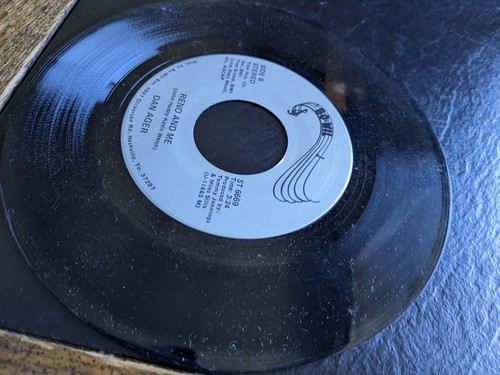 45 - Dan Ager - "Reno and me / Sometimes I wake up feeling country" Bo-Wil - Picture 10 of 10