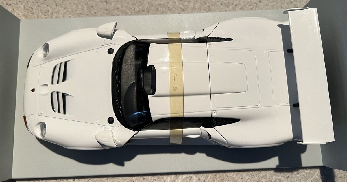 1:18 UT Models Porsche 911 GT1 ('96) white | eBay