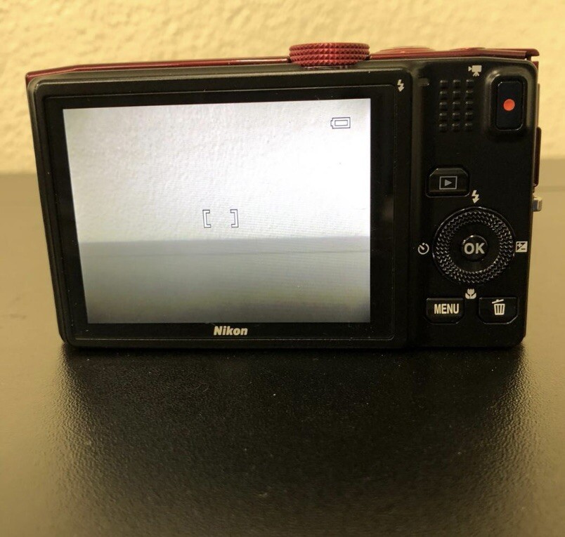Nikon COOLPIX S8200 Digital Camera Red 16.1MP Compact 14x Nikon COOLPIX S8200 Digital Camera Red 16.1MP Compact 14x