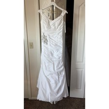 David's Bridal White Taffeta Ruched Trumpet Wedding Dress Beaded Floral sz 4