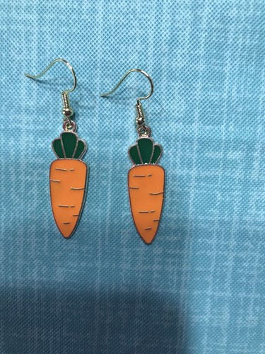 Carrot Earrings - Picture 2 of 2