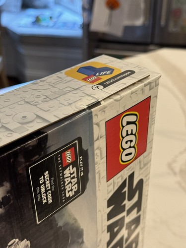 LEGO Star Wars: The Razor Crest (Set 75292) - Brand New & Sealed - Retired! - Picture 3 of 8