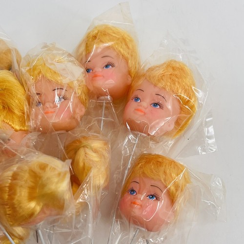 KONVOLUT 14-VTG 60ER JAHRE MÄDCHEN GUMMIKOPF BLONDE HAARE PUPPENKOPF BASTELN HOBBY-NOS - Bild 8 von 12