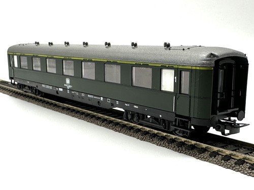 Liliput 831 00 4-achsiger Schnellzugwagen Aüe 1. Kl. DB H0 Ep. IV Hamburg-Altona - Bild 3 von 8