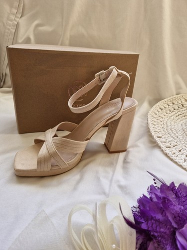 New beige faux suede sandals size 6 39 - Picture 2 of 6