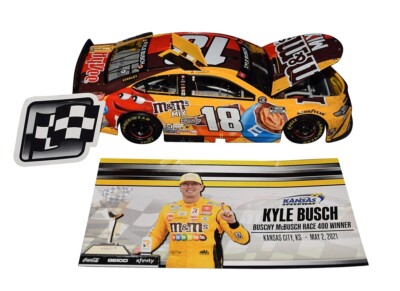 ミニカー Lionel Racing 2016 Race Winner #18 M&M's Review: 2016 Kyle Busch #18 M&Ms 75th Anniversary Retro Duel
