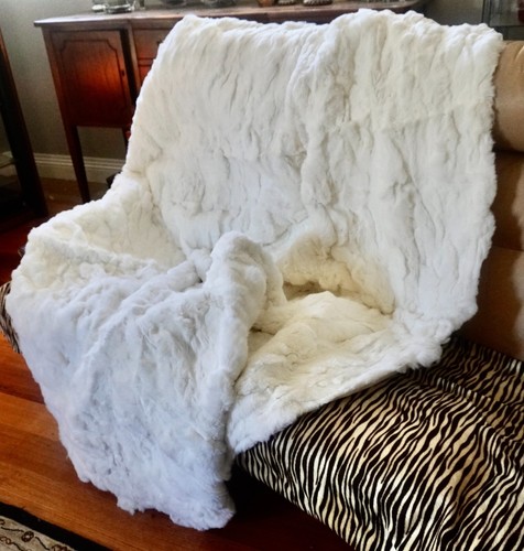 A Stunning White Rex Lapin Throw - 1600 x 1800mm - Insanely Soft - Foto 4 di 10
