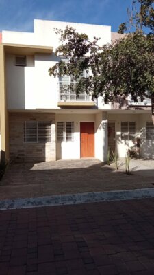 Casa en coto Parques del Bosque