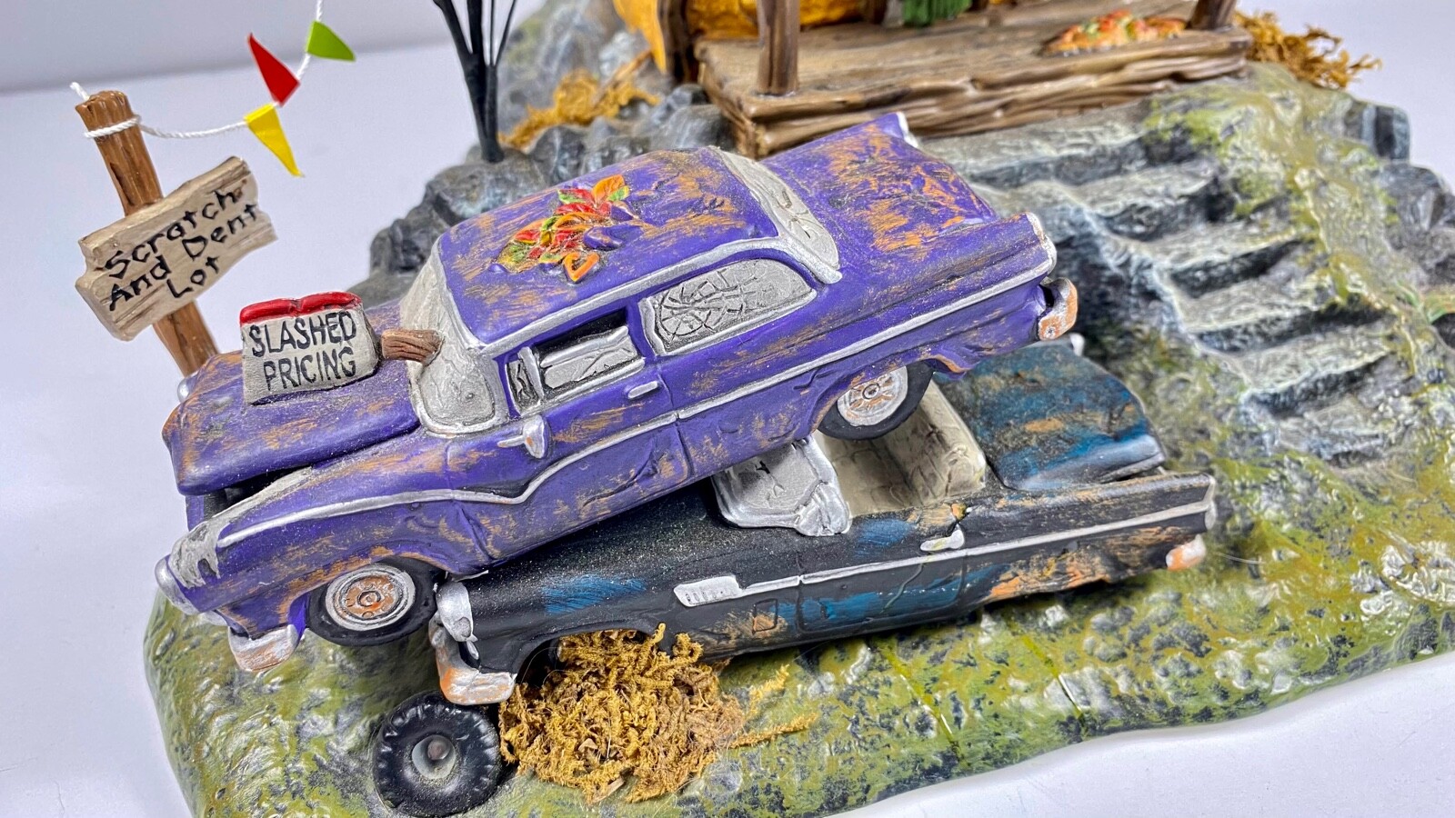 Department 56 “Rusty's Used Cars” Halloween Village Dealership Lit House #808965 - Picture 11 of 12