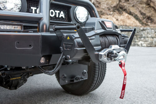 2010 Toyota Land Cruiser - Picture 12 of 40