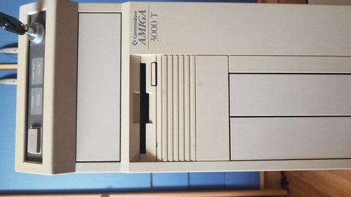 Amiga 3000T - Bild 4 von 10