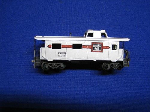 HO Scale Mantua Burlington Route Caboose - Freight Train - Picture 2 of 4